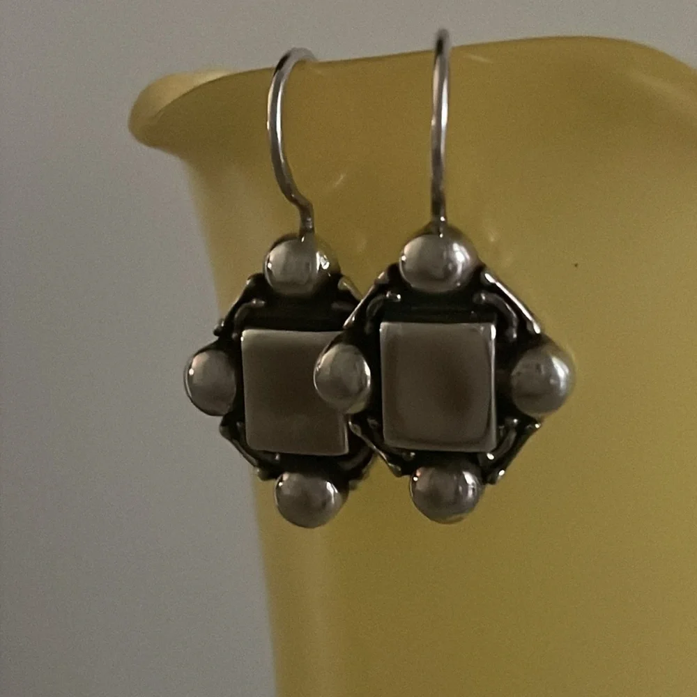 Silpada Sterling Silver Vintage French Wires W0335